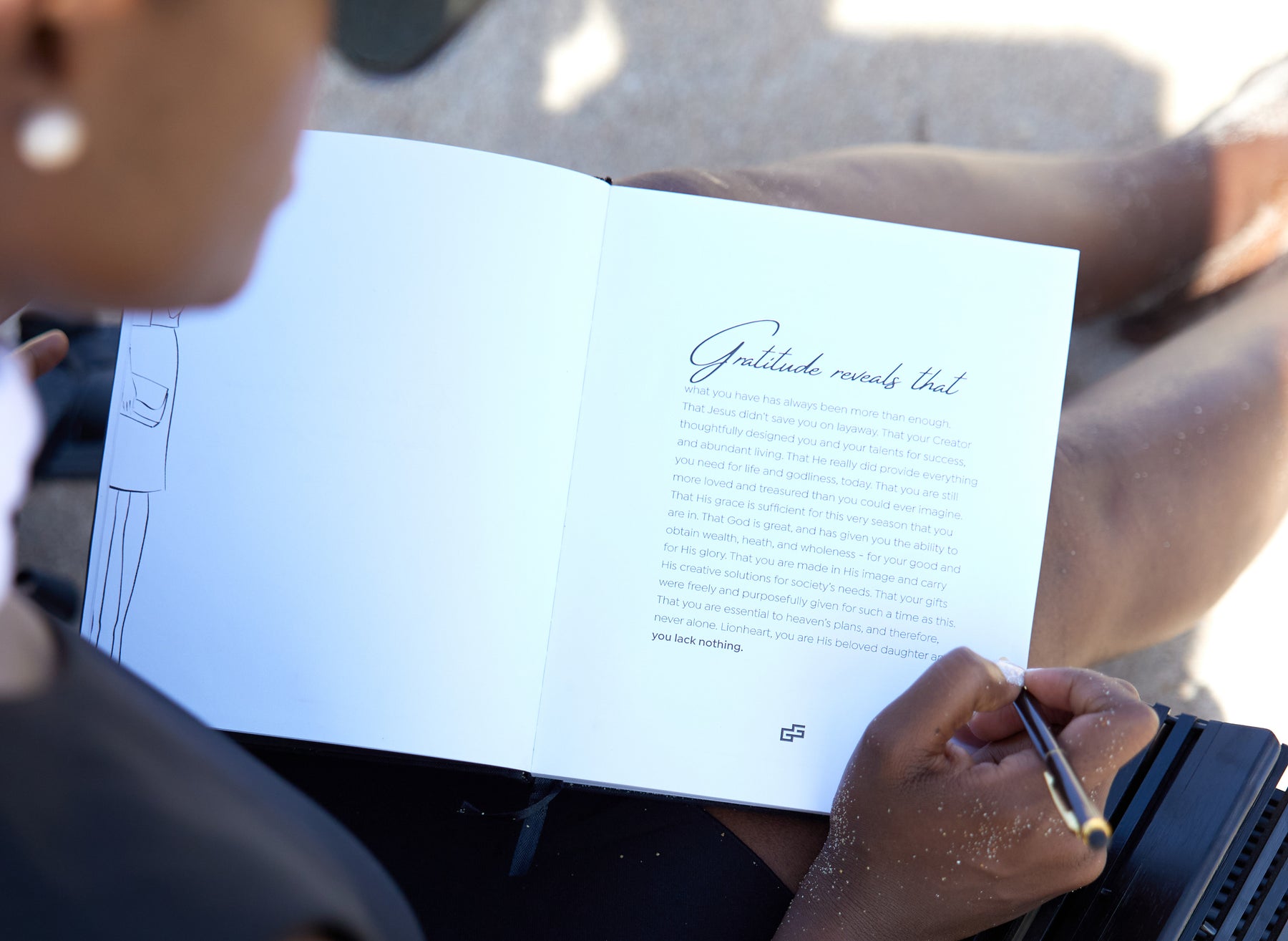 Black Linen Planner with Matching Beach Tote - Christian Gift Bundle - Good News Gratitude